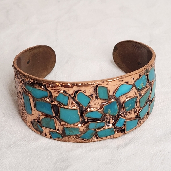 Vintage Jewelry - Southwest Copper Turquoise Cuff Bracelet